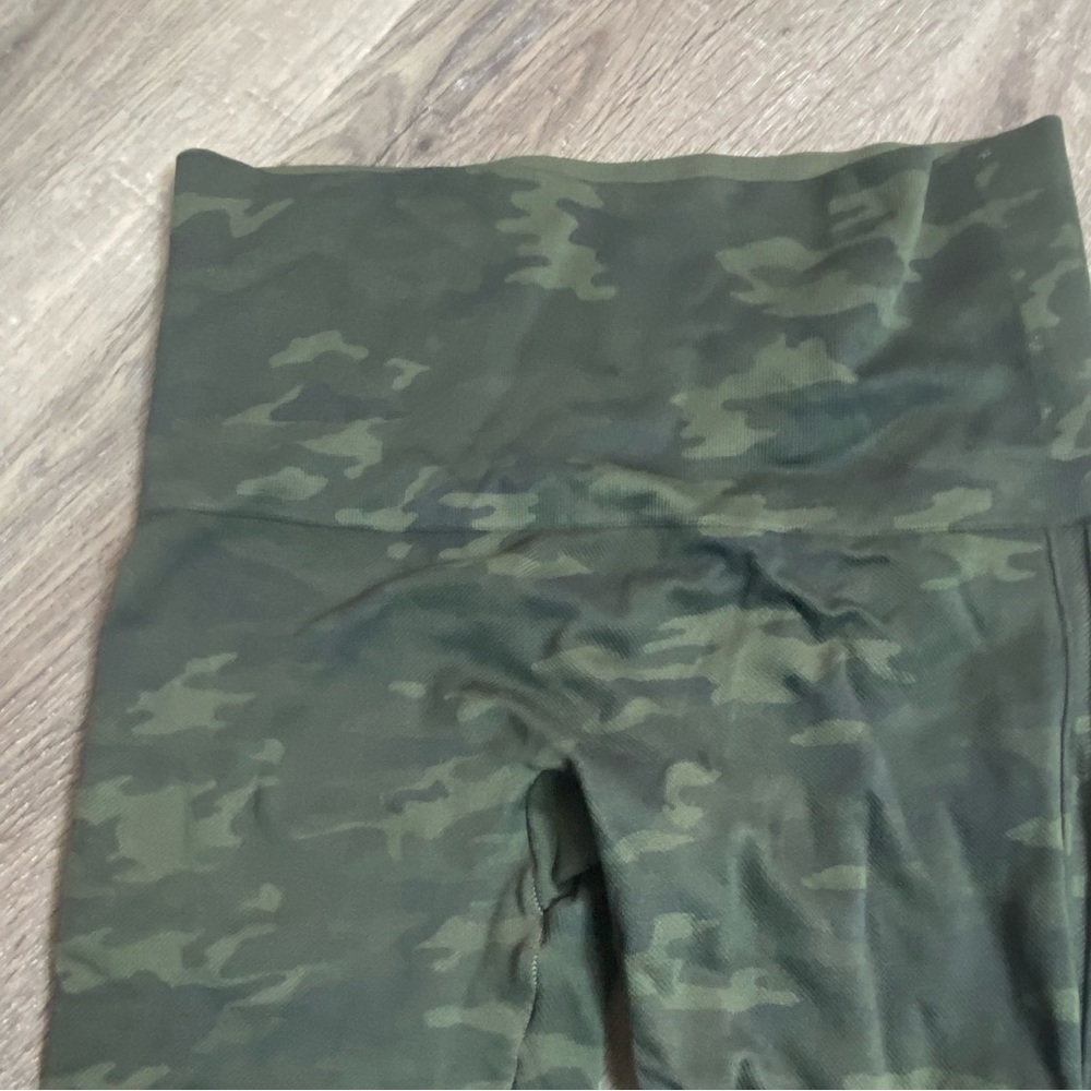 Spanx Camo Leggings Green Camouflage Look At Me Now Seamless Leggings - Picture 2 of 6